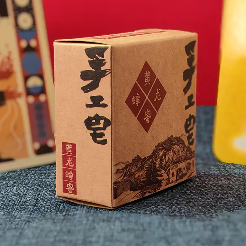 輸入されたクラフト紙段ボール箱
